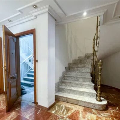 Langzeitmiete eines geräumigen Duplexes, 210 m², mit 4 Schlafzimmern und Kamin, Elche, Spanien